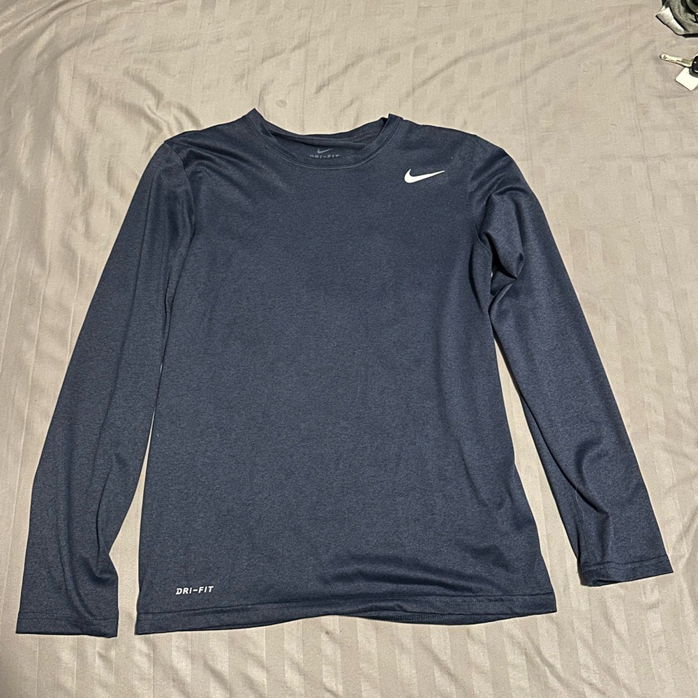 NAVY BLUE Nike long sleeve athletic t-shirt